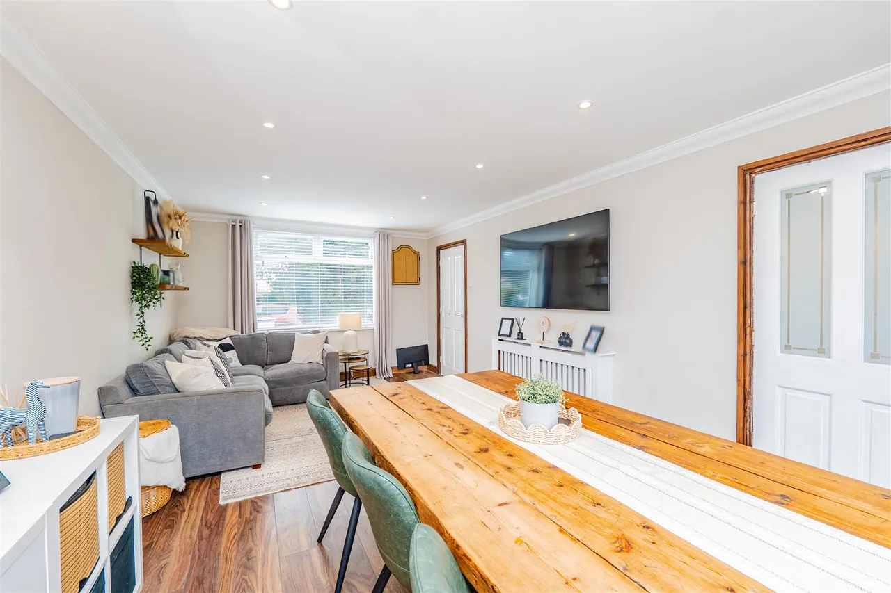 North Walk, Barry, CF62 8BX, photo 3
