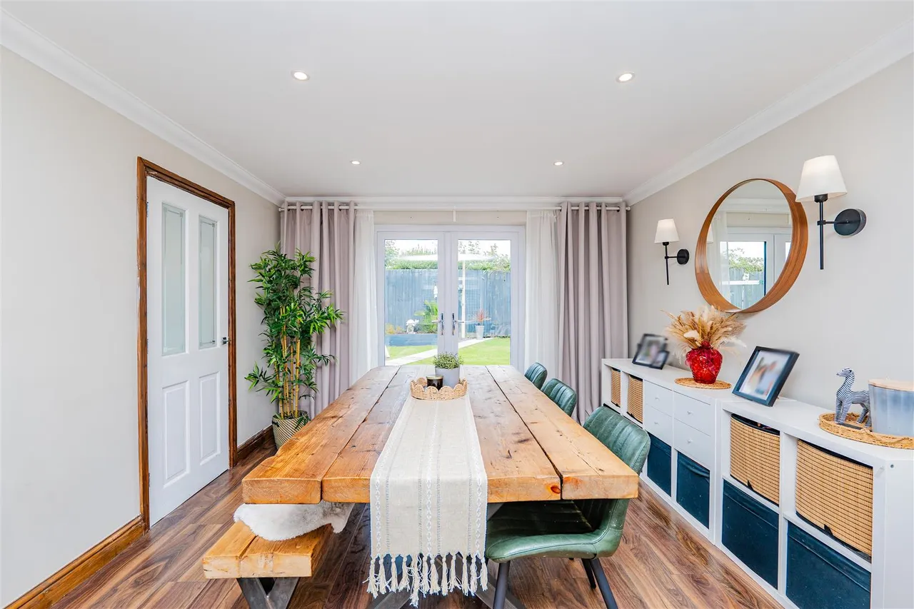 North Walk, Barry, CF62 8BX, photo 5