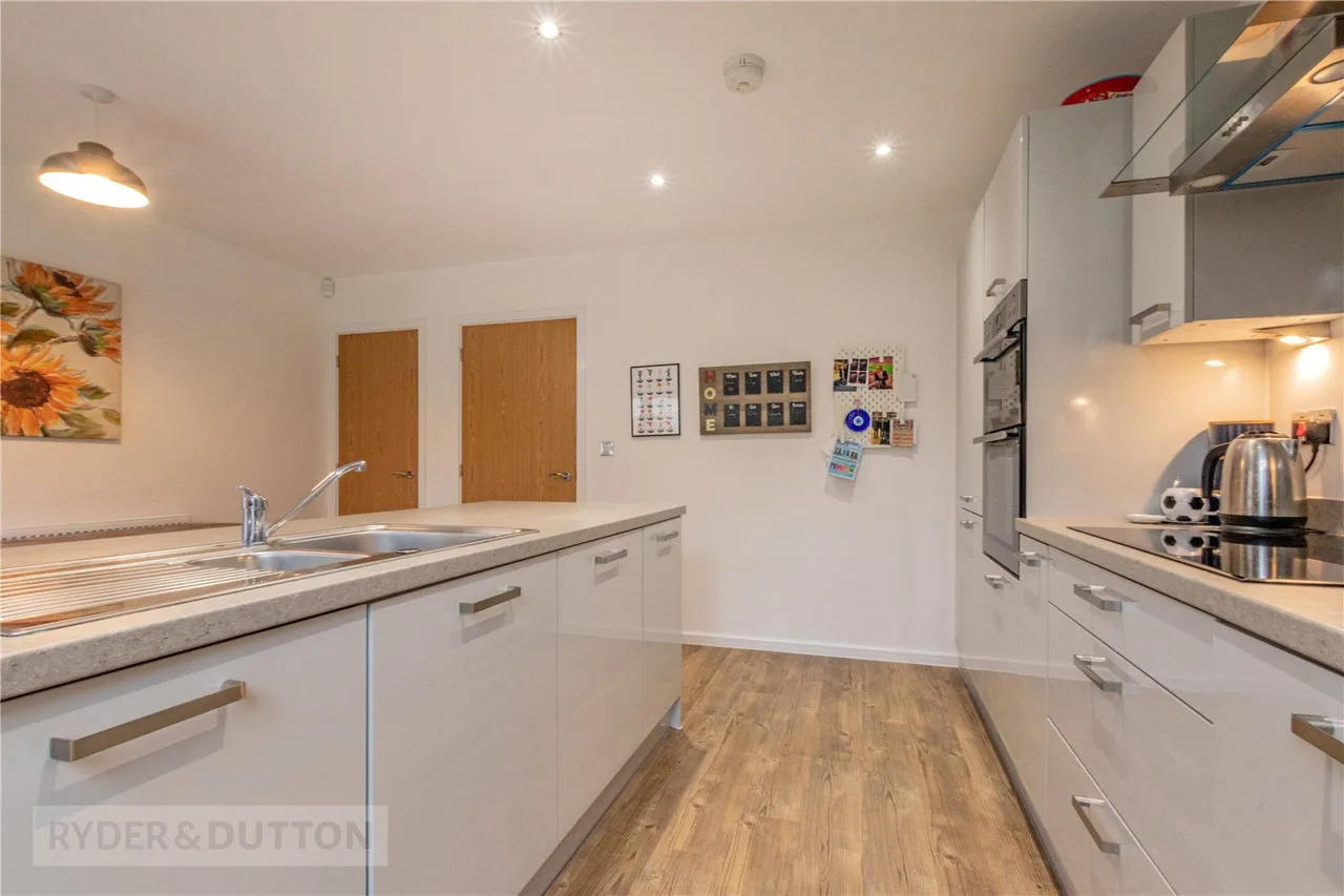 Moor Farm Close, Chadderton, OL9, photo 9