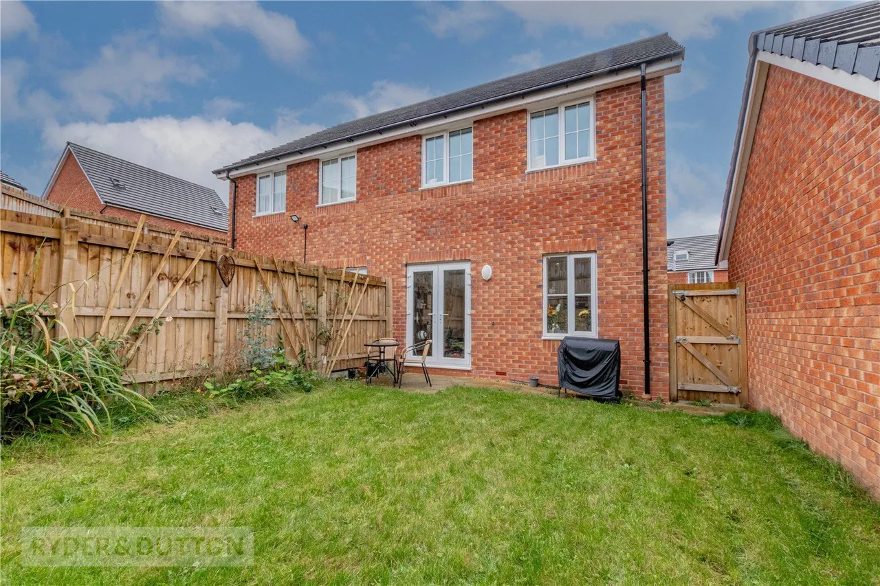 Moor Farm Close, Chadderton, OL9, photo 4