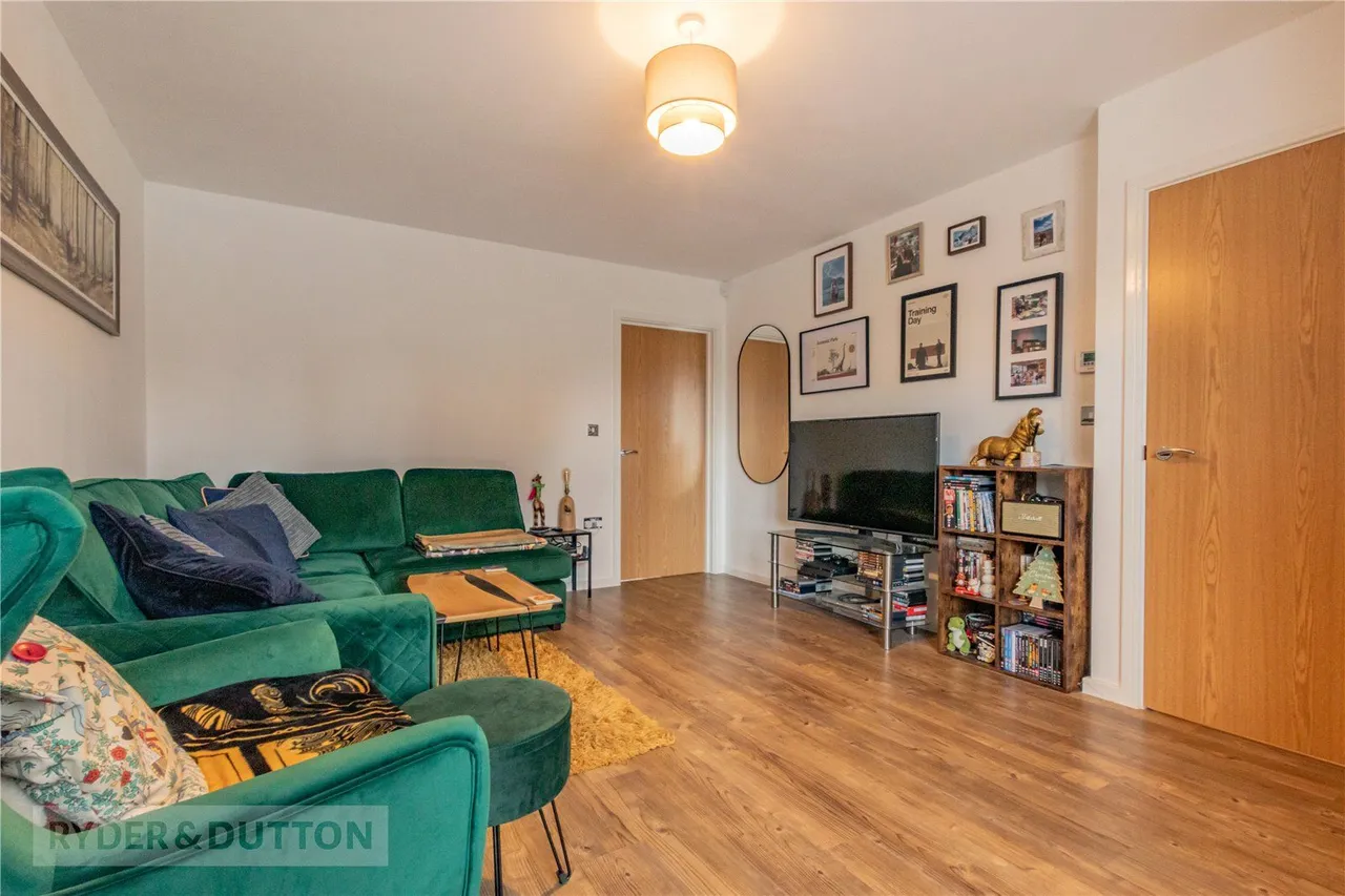 Moor Farm Close, Chadderton, OL9, photo 6