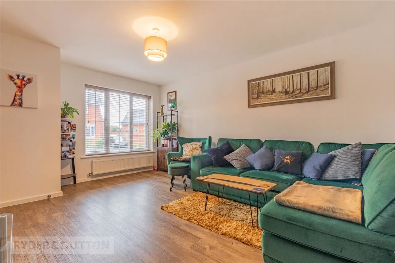 Moor Farm Close, Chadderton, OL9, photo 2