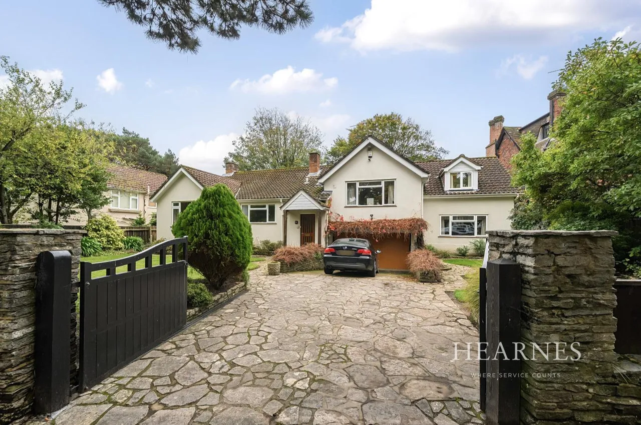4 bed house for sale, Gervis Road, BH1