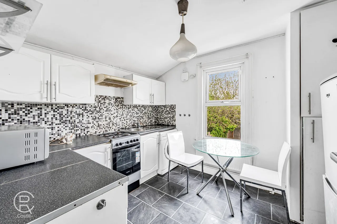 Greenford Avenue, London, W7, photo 4