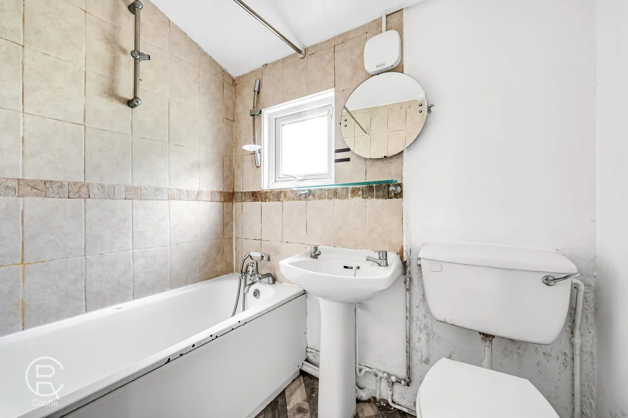 Greenford Avenue, London, W7, photo 7