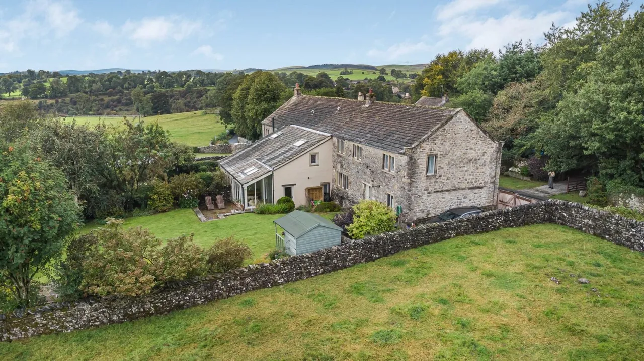 Horseshoe Barn, Calton, BD23, photo 3