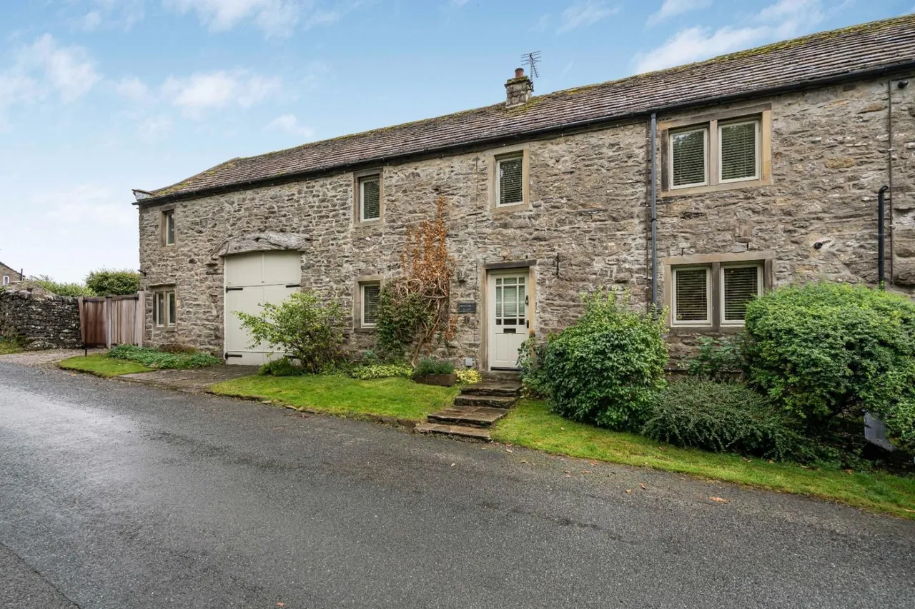 Horseshoe Barn, Calton, BD23, photo 11