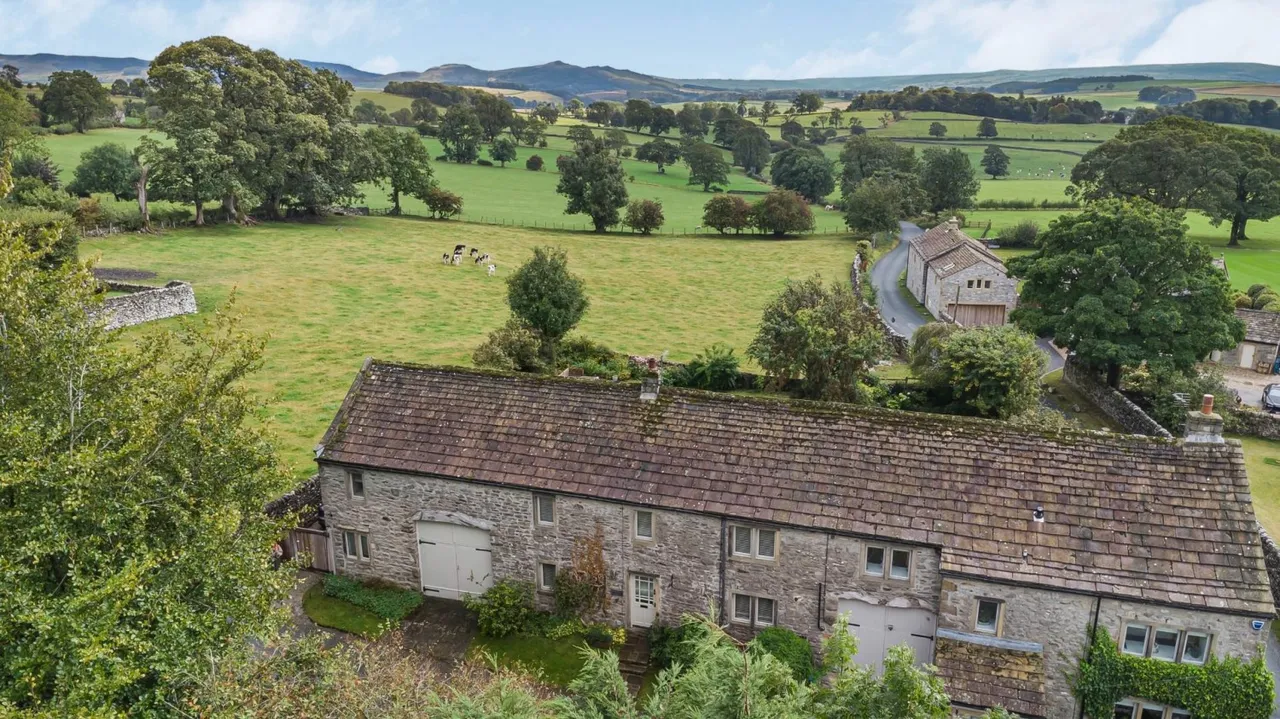 Horseshoe Barn, Calton, BD23, photo 36