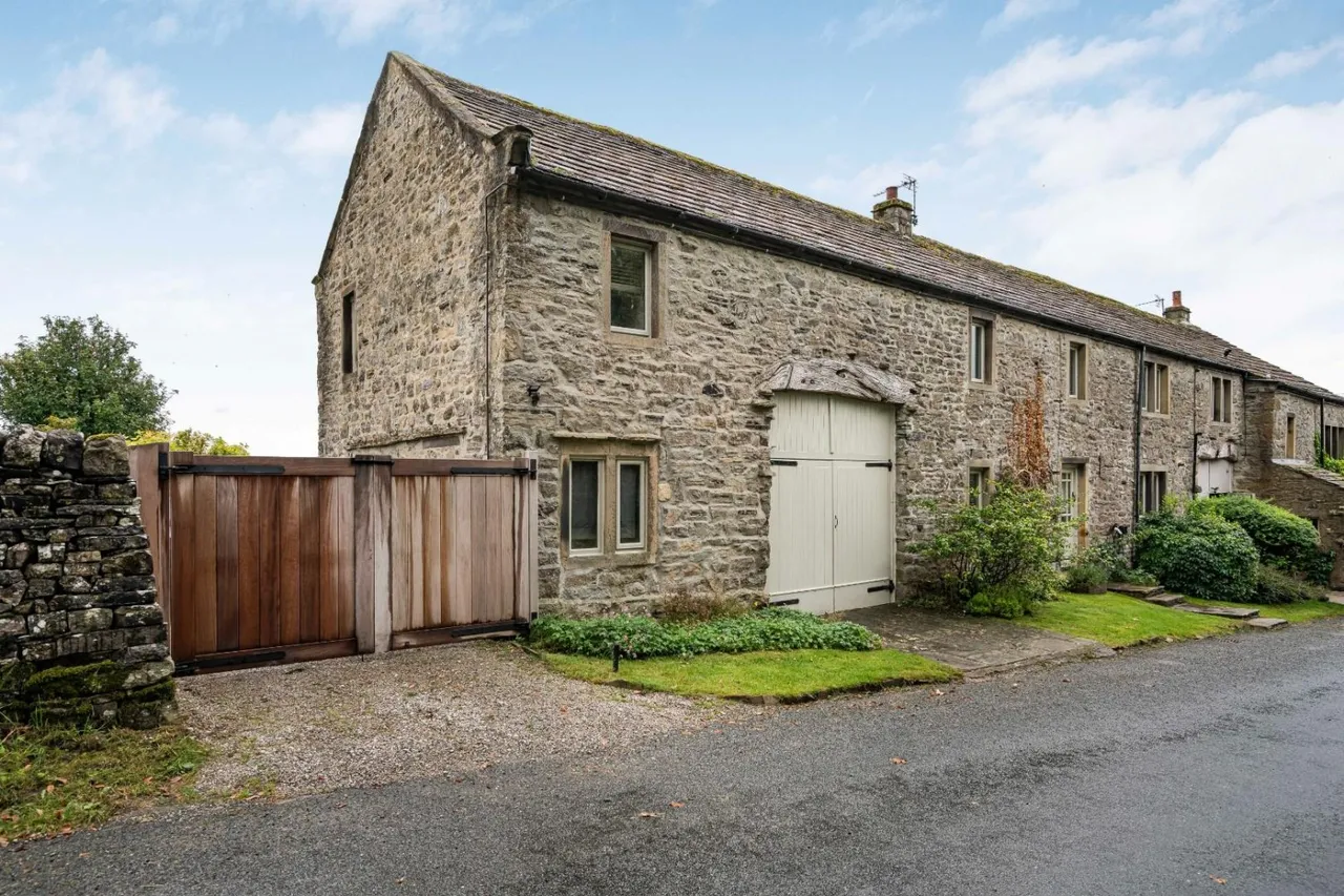 Horseshoe Barn, Calton, BD23, photo 34