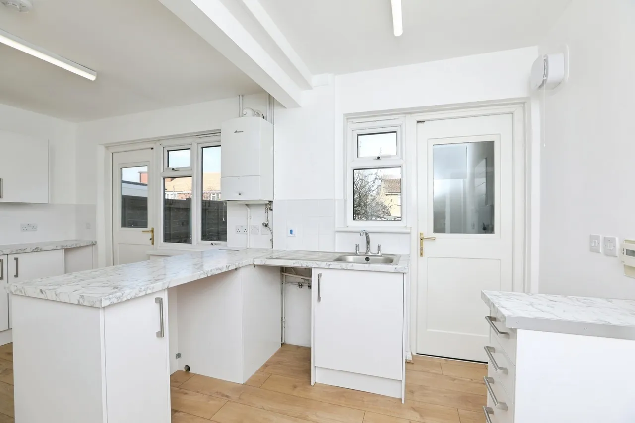 Cambridge Road, Sittingbourne, Kent, ME10, photo 4