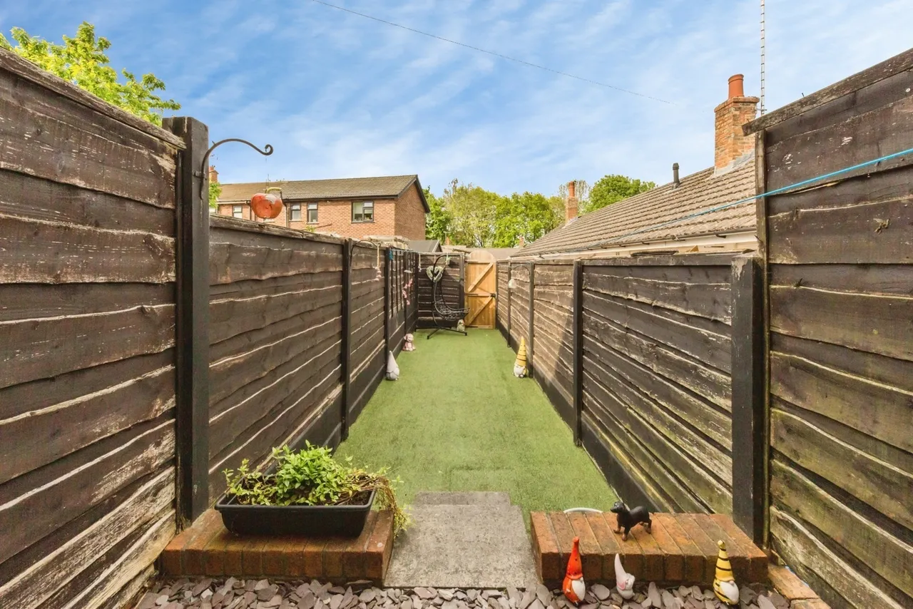 Ivymeade Close, Macclesfield, Cheshire, SK11, photo 12