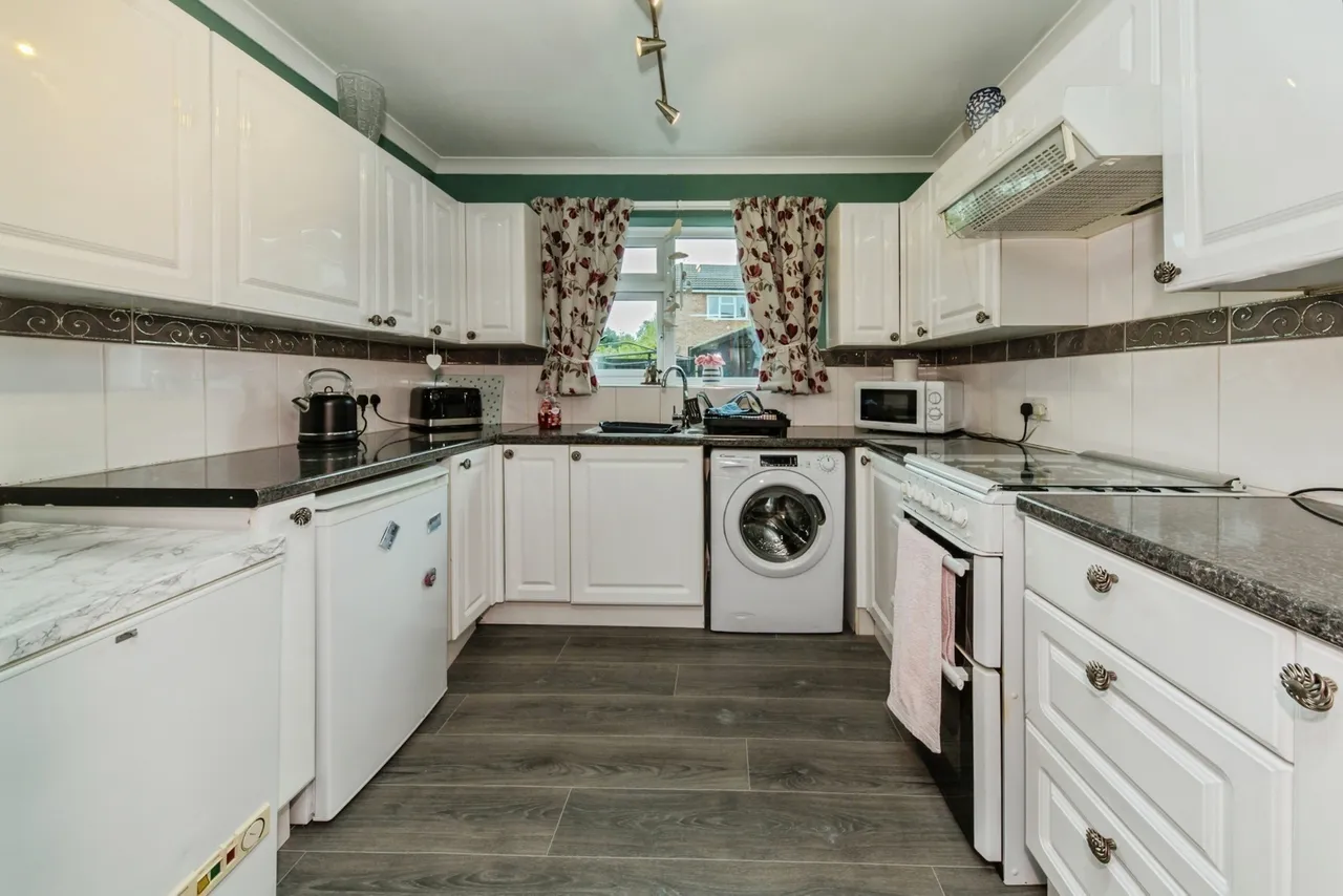 Ivymeade Close, Macclesfield, Cheshire, SK11, photo 3