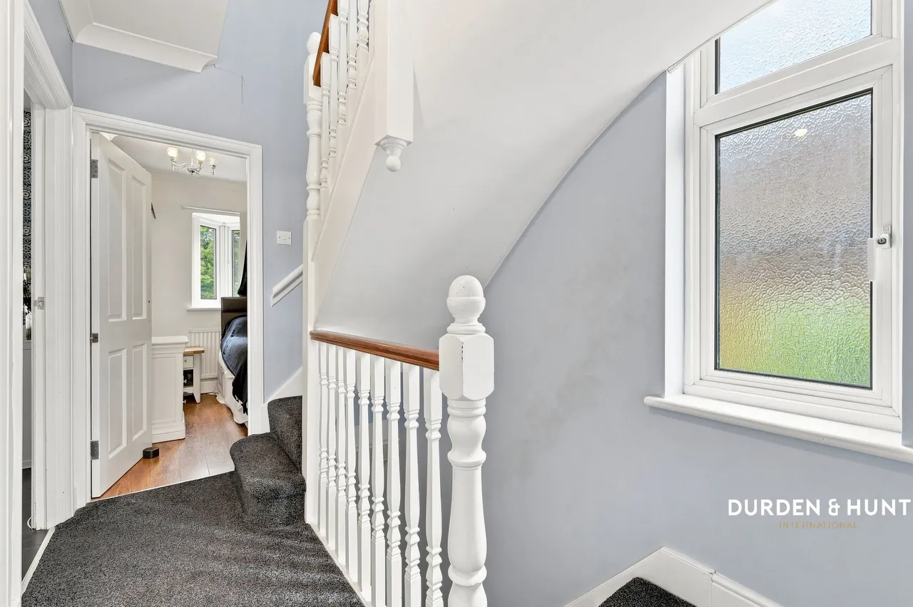 Main Road, Romford, RM1, photo 16