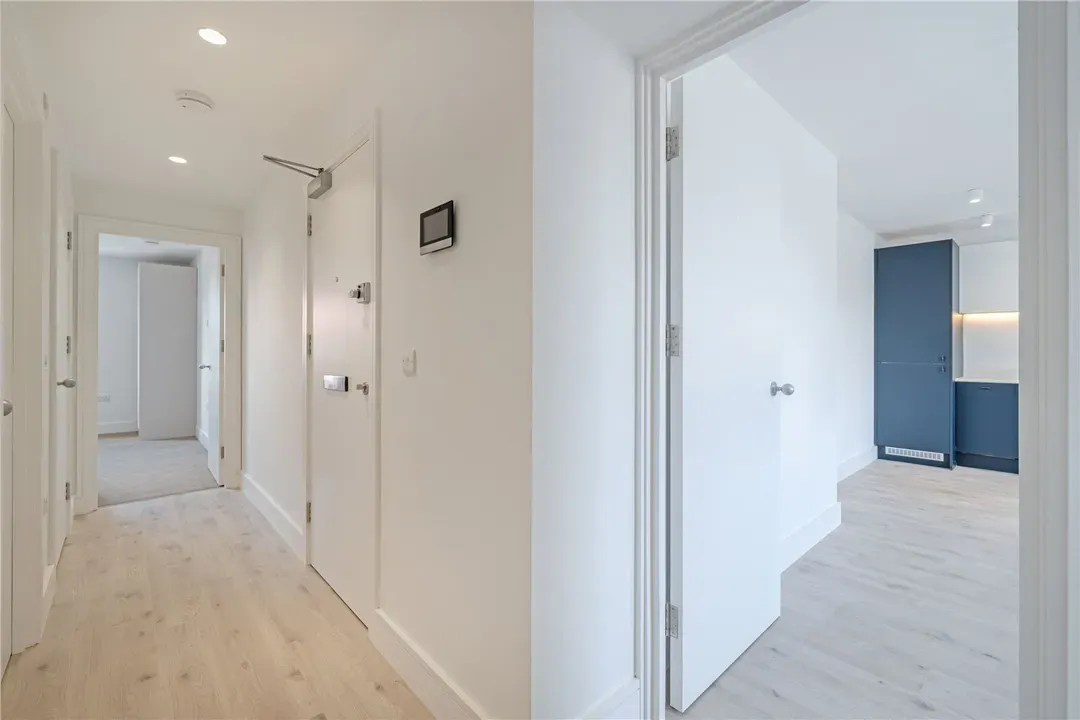 Mitcham Lane, London, SW16, photo 18