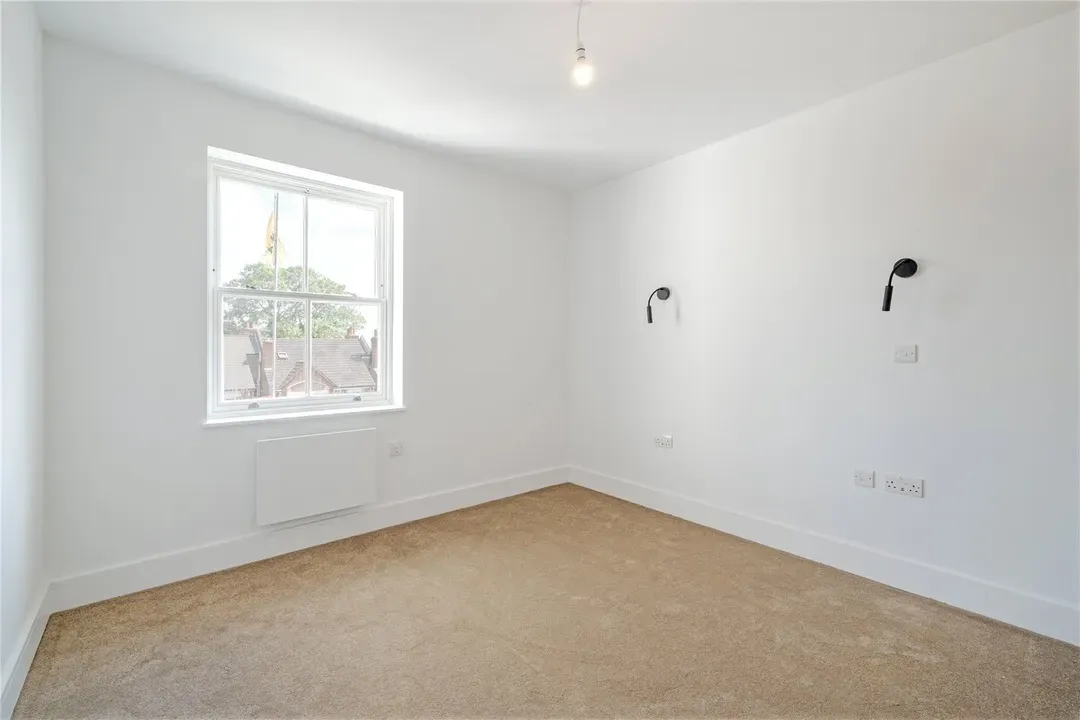Mitcham Lane, London, SW16, photo 16