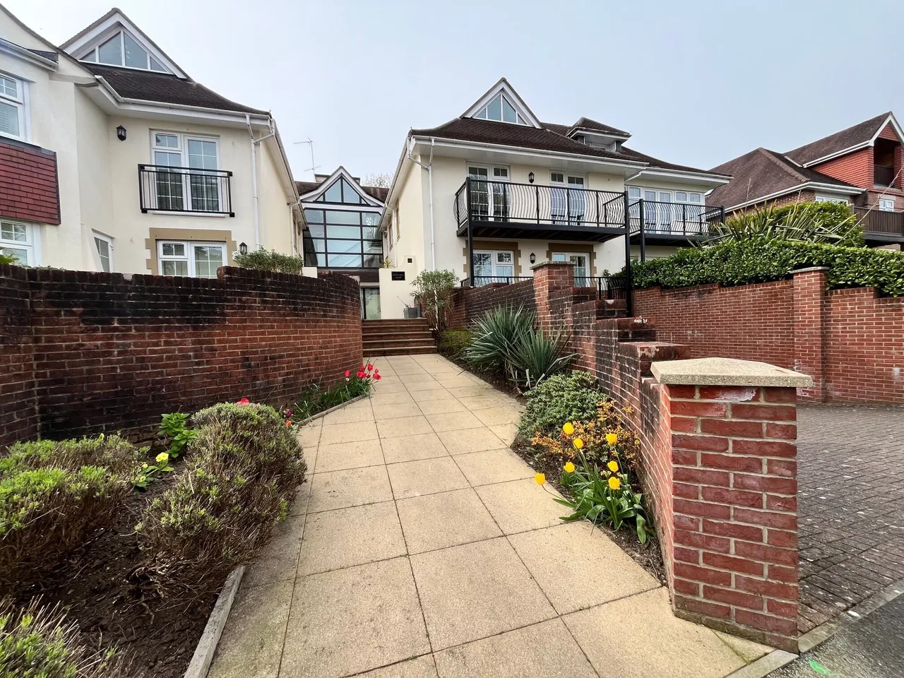 2 bed flat to rent, Penn Hill Avenue, Poole, BH14