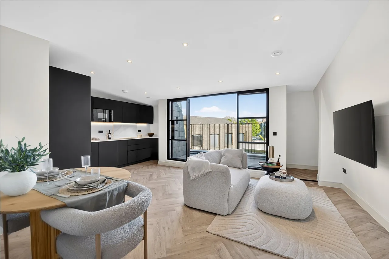 2 bed flat for sale, Parkway, London, NW1