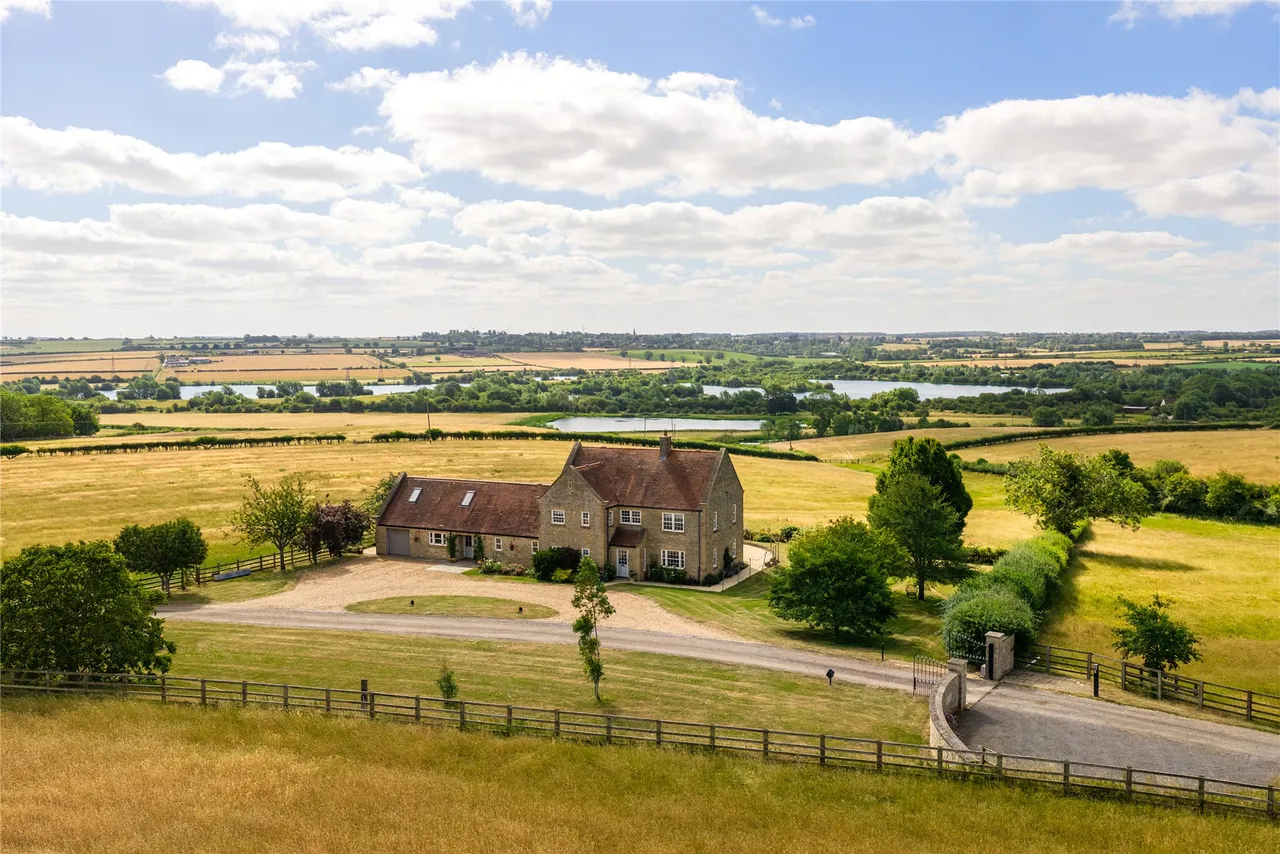 Goodens Lane, Great Doddington, NN29, photo 2