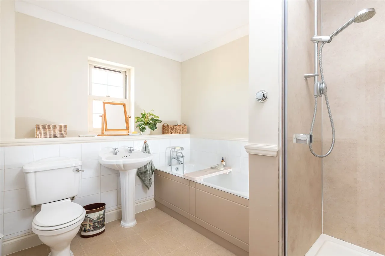 Goodens Lane, Great Doddington, NN29, photo 14