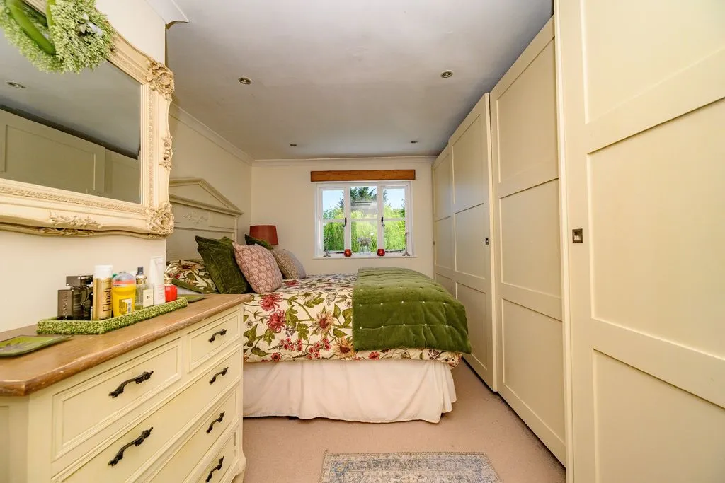 Wildhill Road, Essendon AL9 6DN, photo 9
