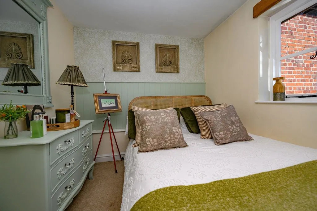 Wildhill Road, Essendon AL9 6DN, photo 11