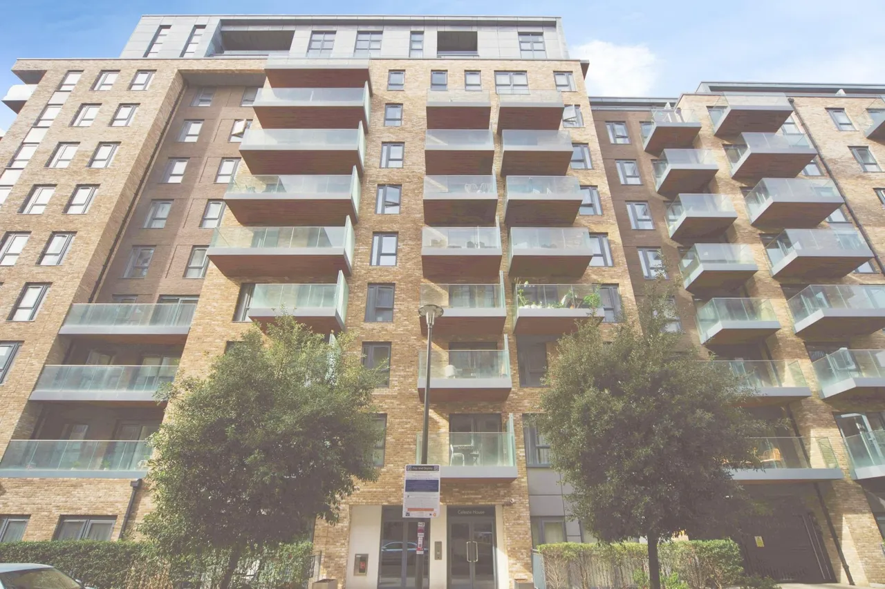 Caversham Road, London, NW9, photo 17