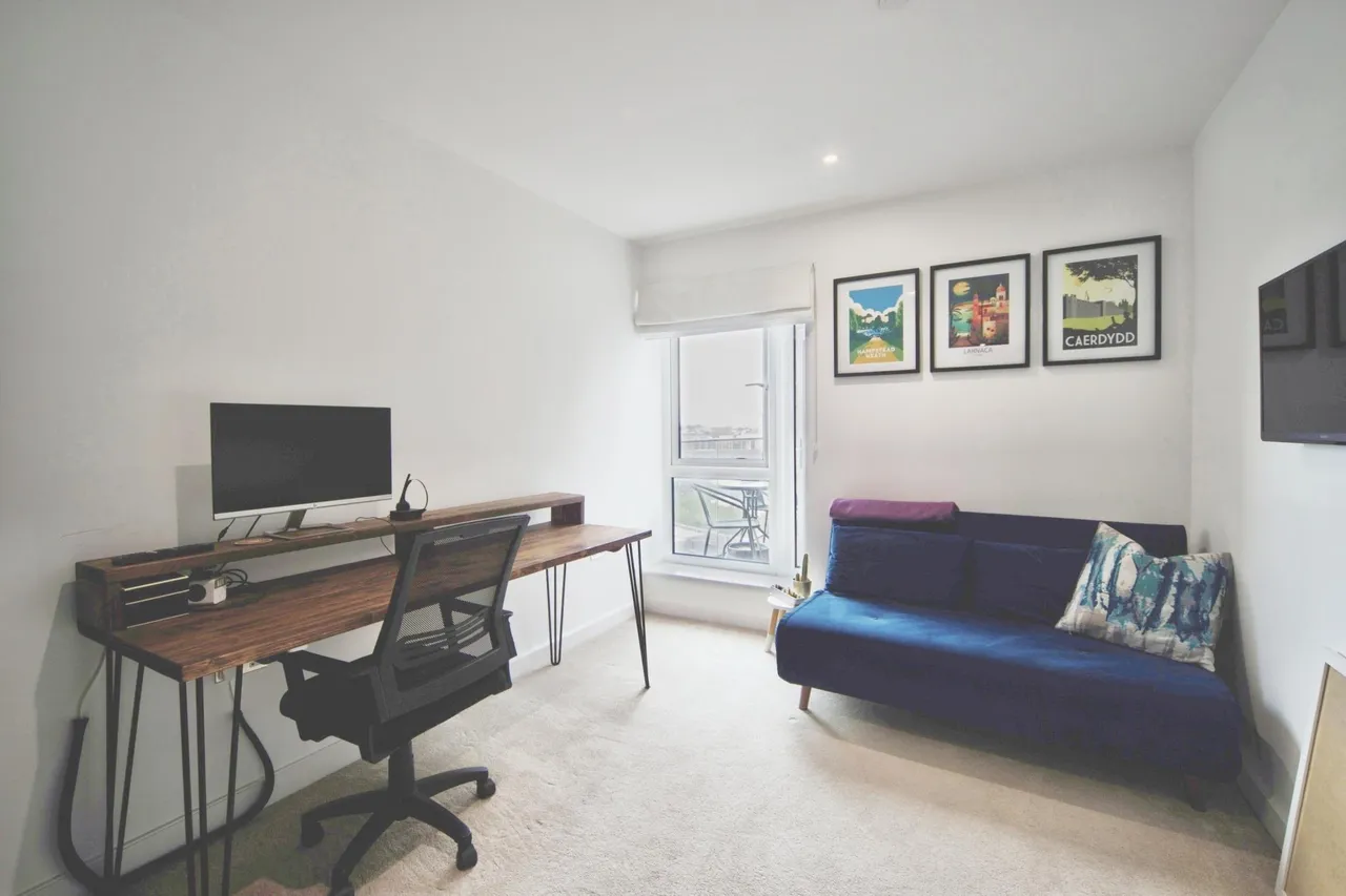Caversham Road, London, NW9, photo 16