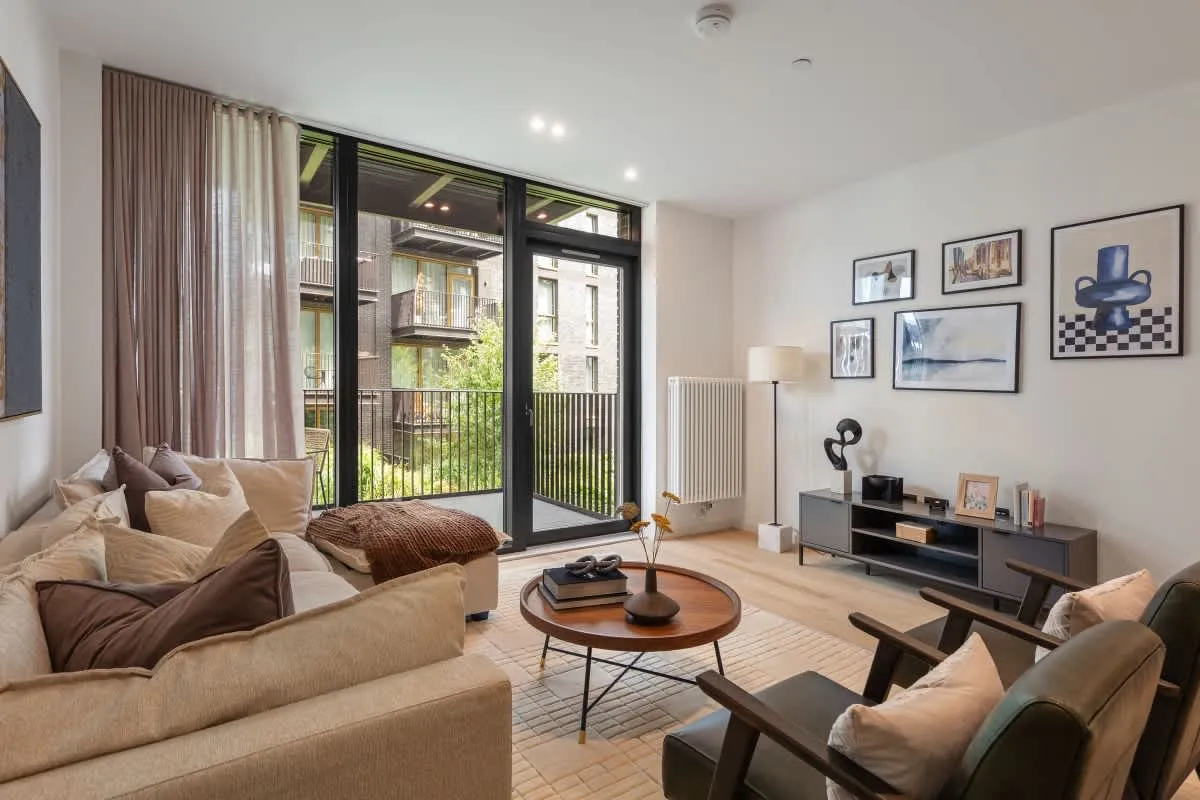 West Bradbury Yard Brentford, TW8, photo 4