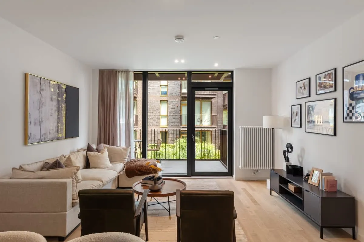 West Bradbury Yard Brentford, TW8, photo 10