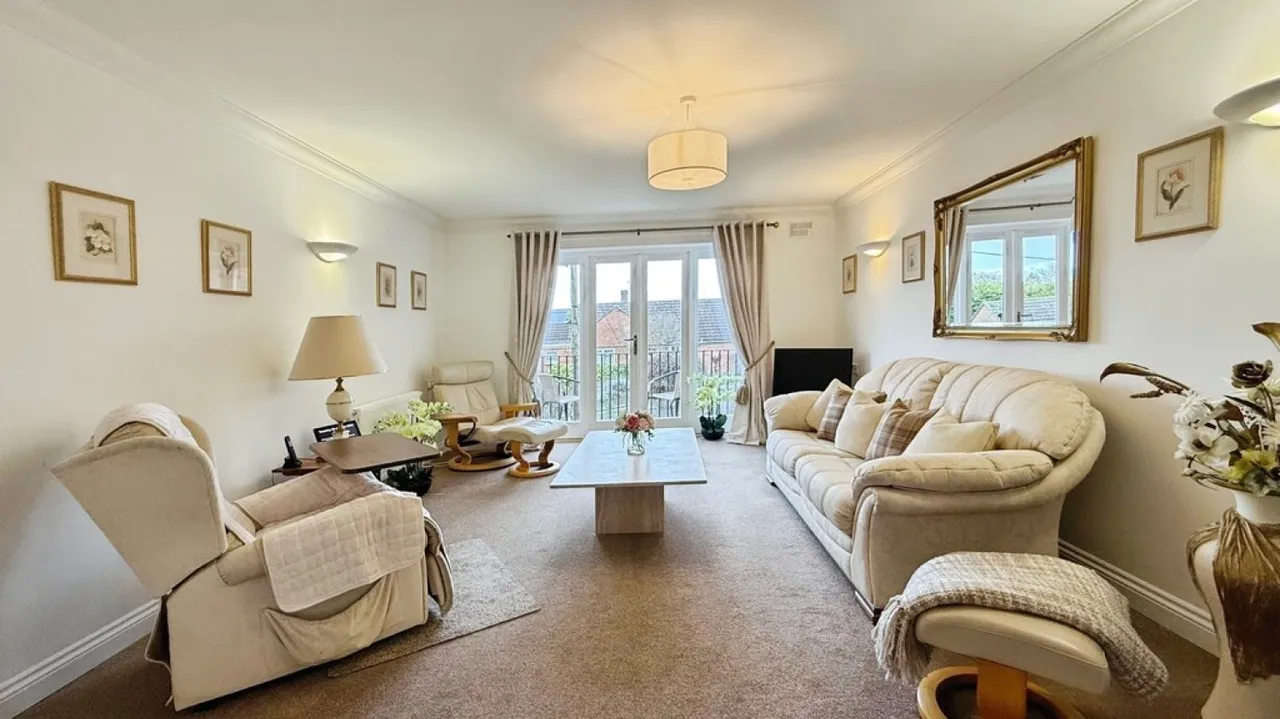 Chantry Court, Westbury, photo 5