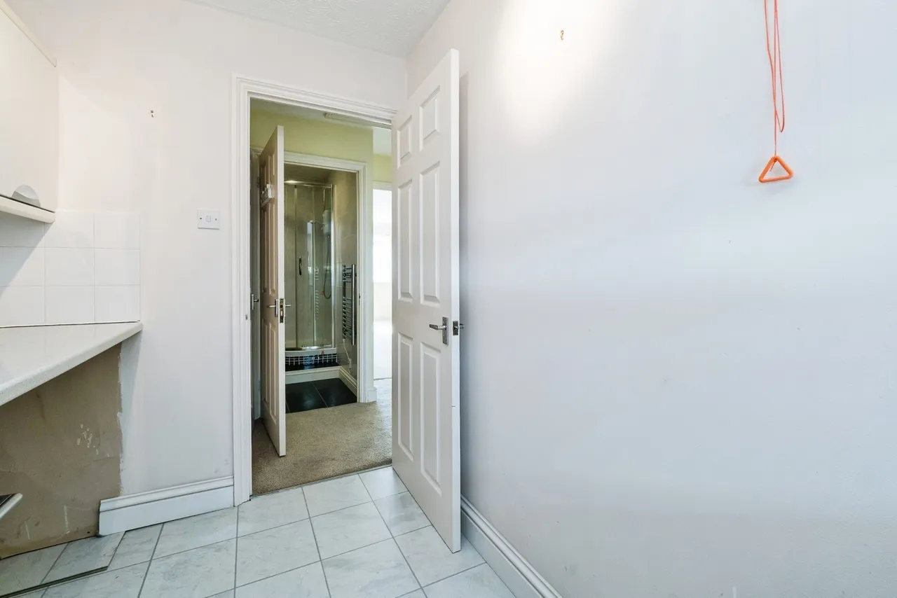 Chapel Lodge, Upminster Road South, Rainham, RM13, photo 20