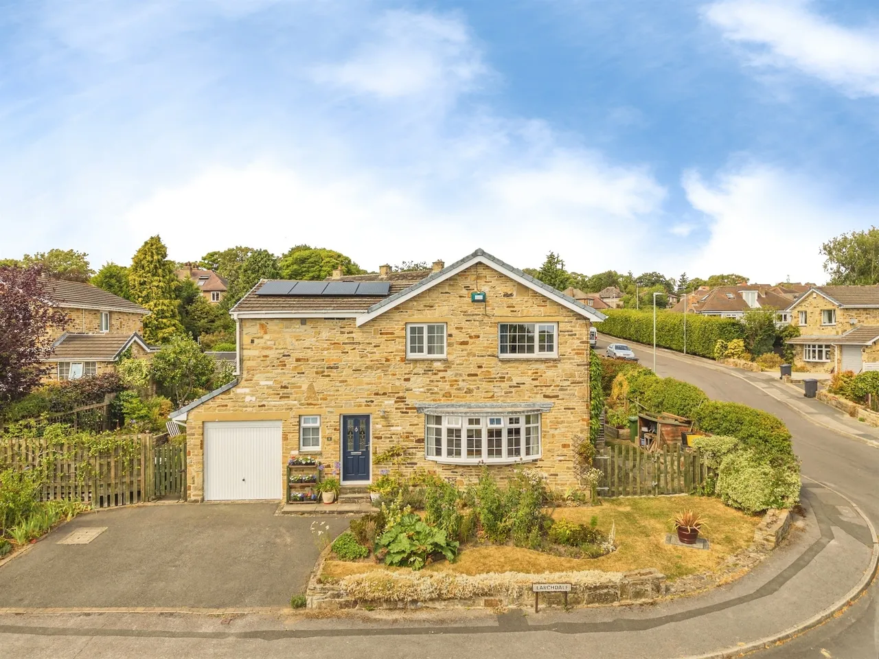 4 bed house for sale — Larchdale, Huddersfield