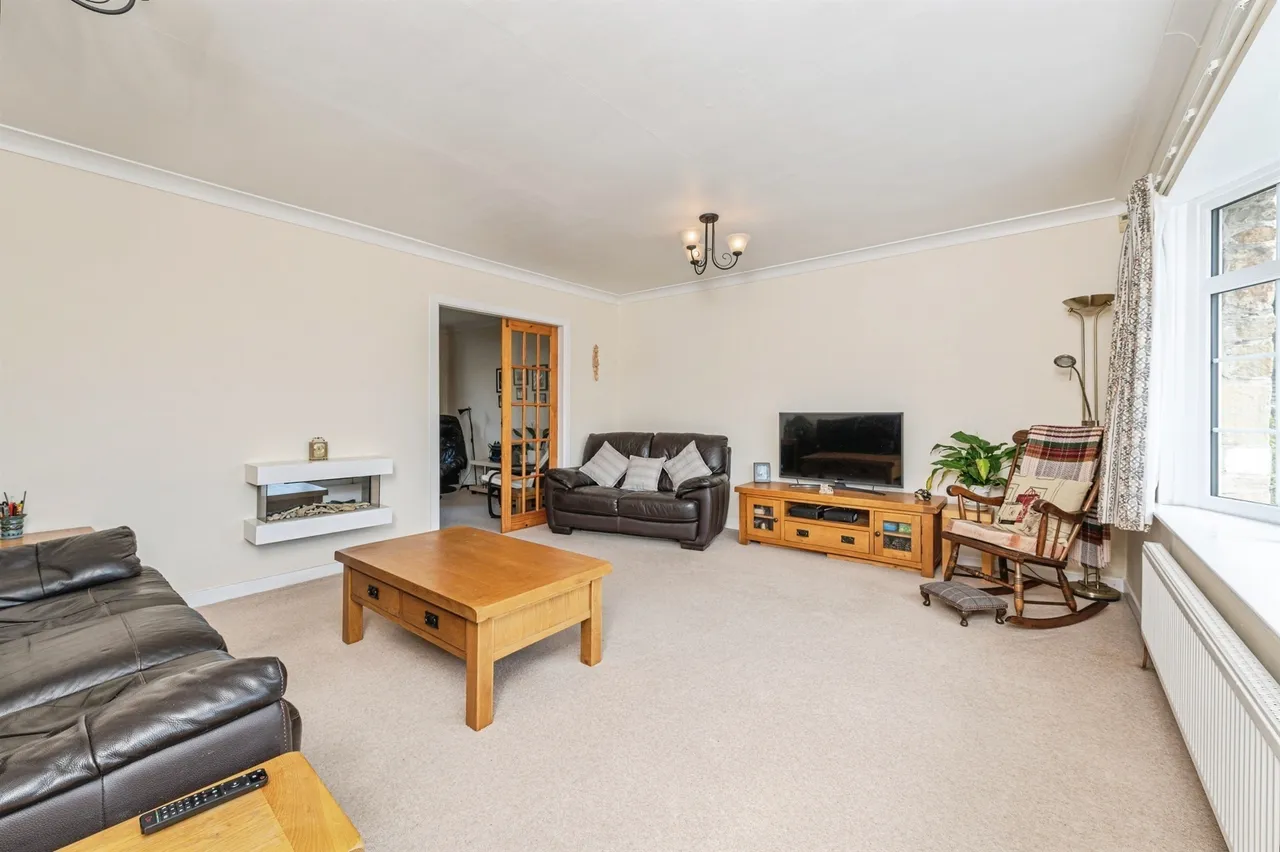 Larchdale, Huddersfield, photo 7
