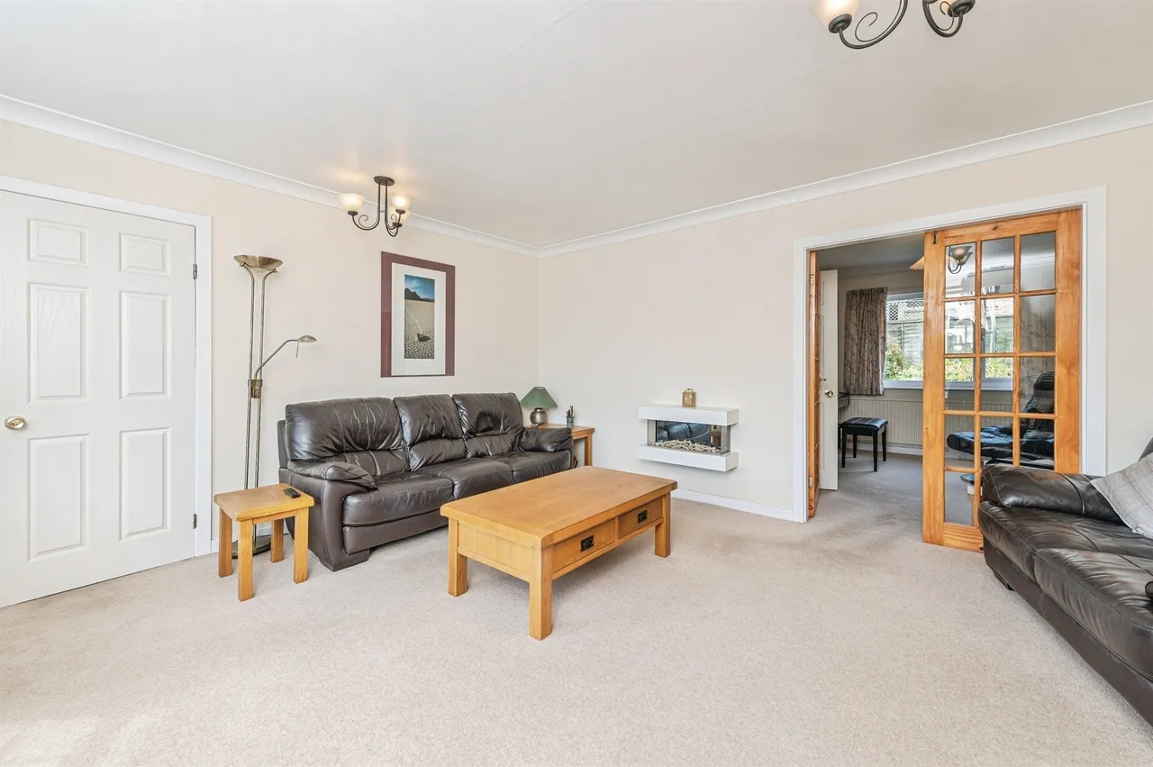 Larchdale, Huddersfield, photo 9