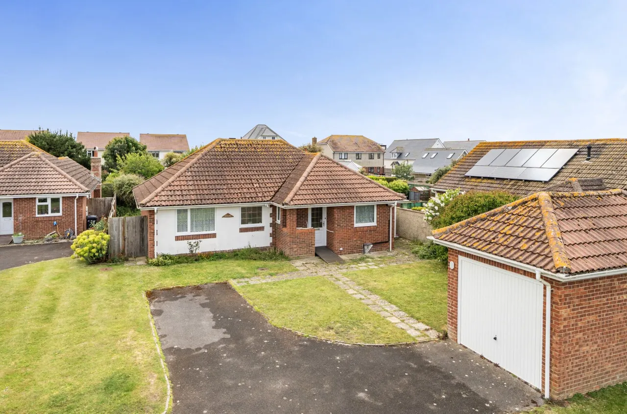 4 bed property for sale, Owers Way, West Wittering, PO20