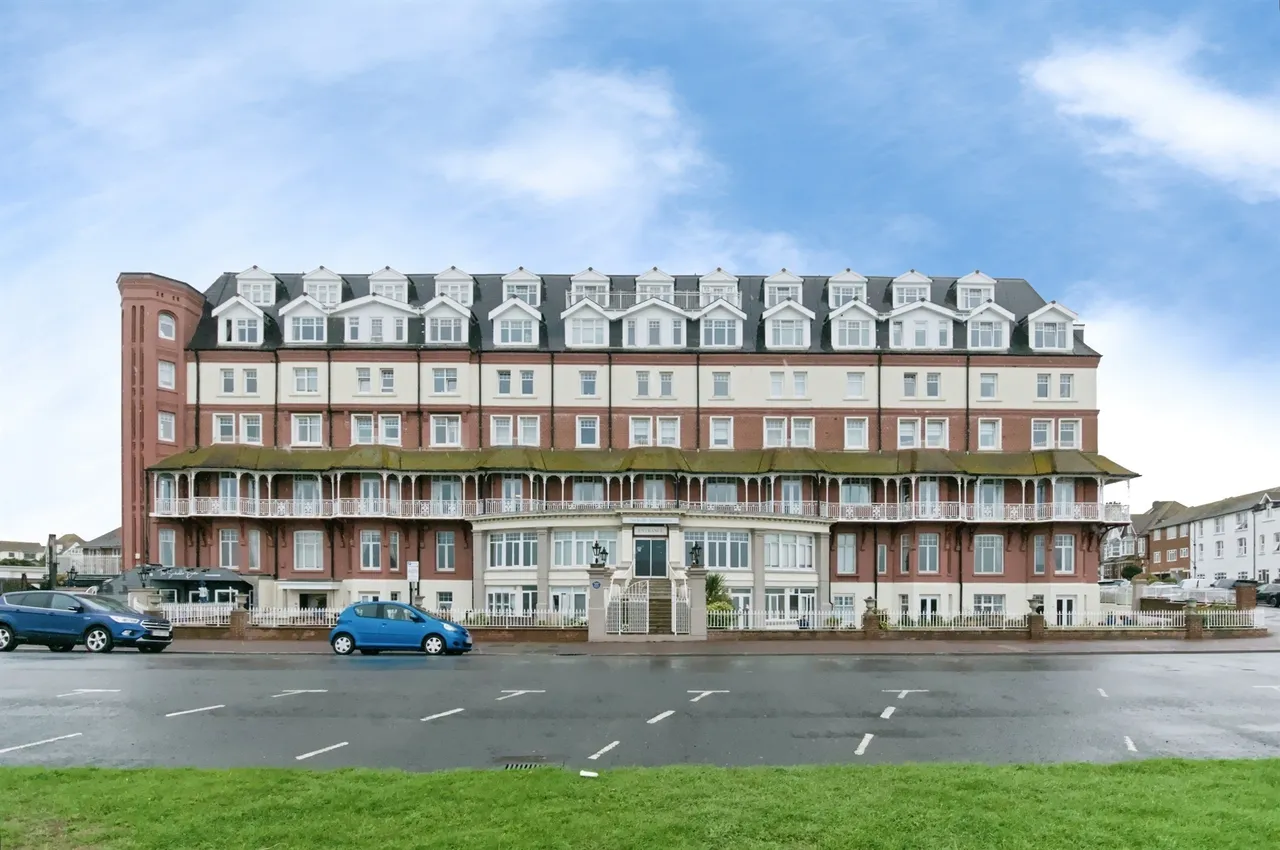 1 bed retirement property for sale — De La Warr Parade, Bexhill-On-Sea