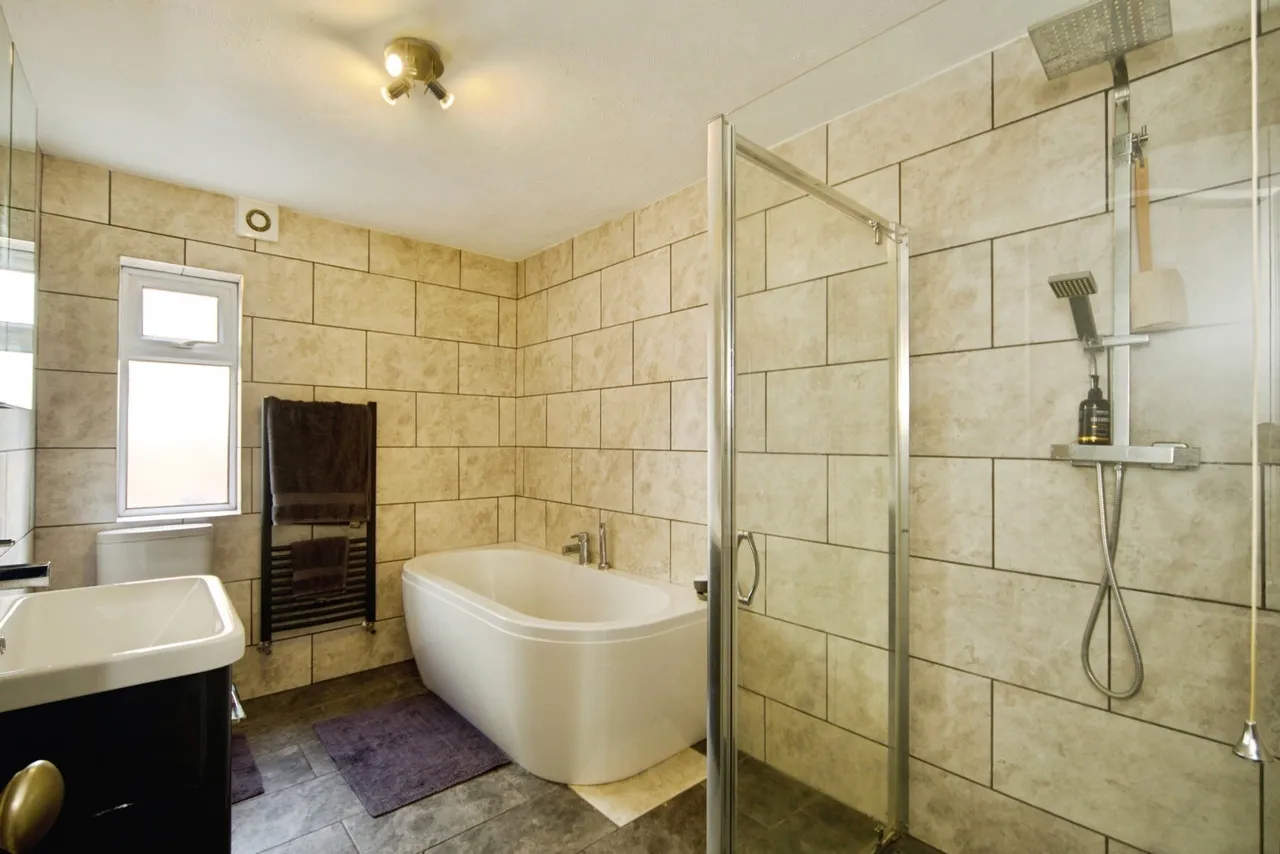Lincoln Avenue, Romford, RM7, photo 2