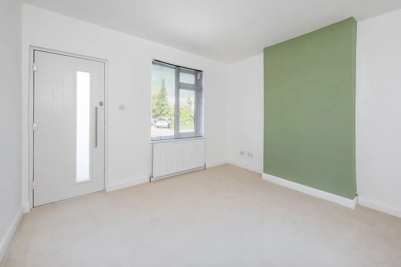 Chobham Road, Ottershaw KT16 0NN, photo 7