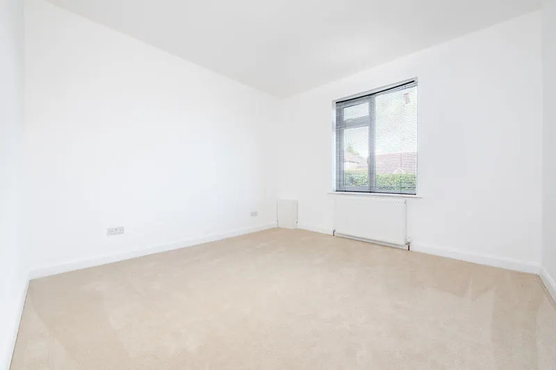 Chobham Road, Ottershaw KT16 0NN, photo 11
