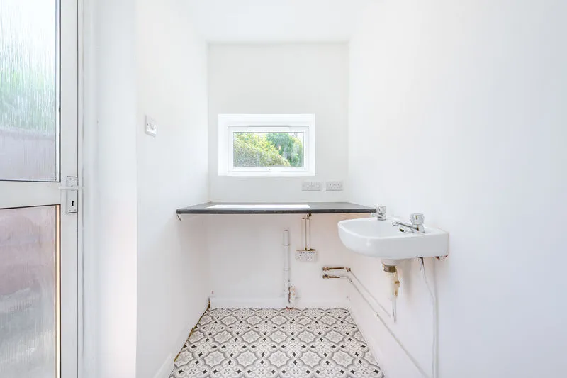 Chobham Road, Ottershaw KT16 0NN, photo 12