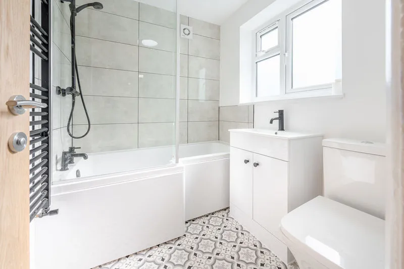 Chobham Road, Ottershaw KT16 0NN, photo 13