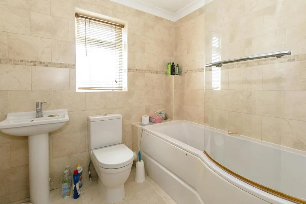 Carter Close, Bournemouth, BH10, photo 9