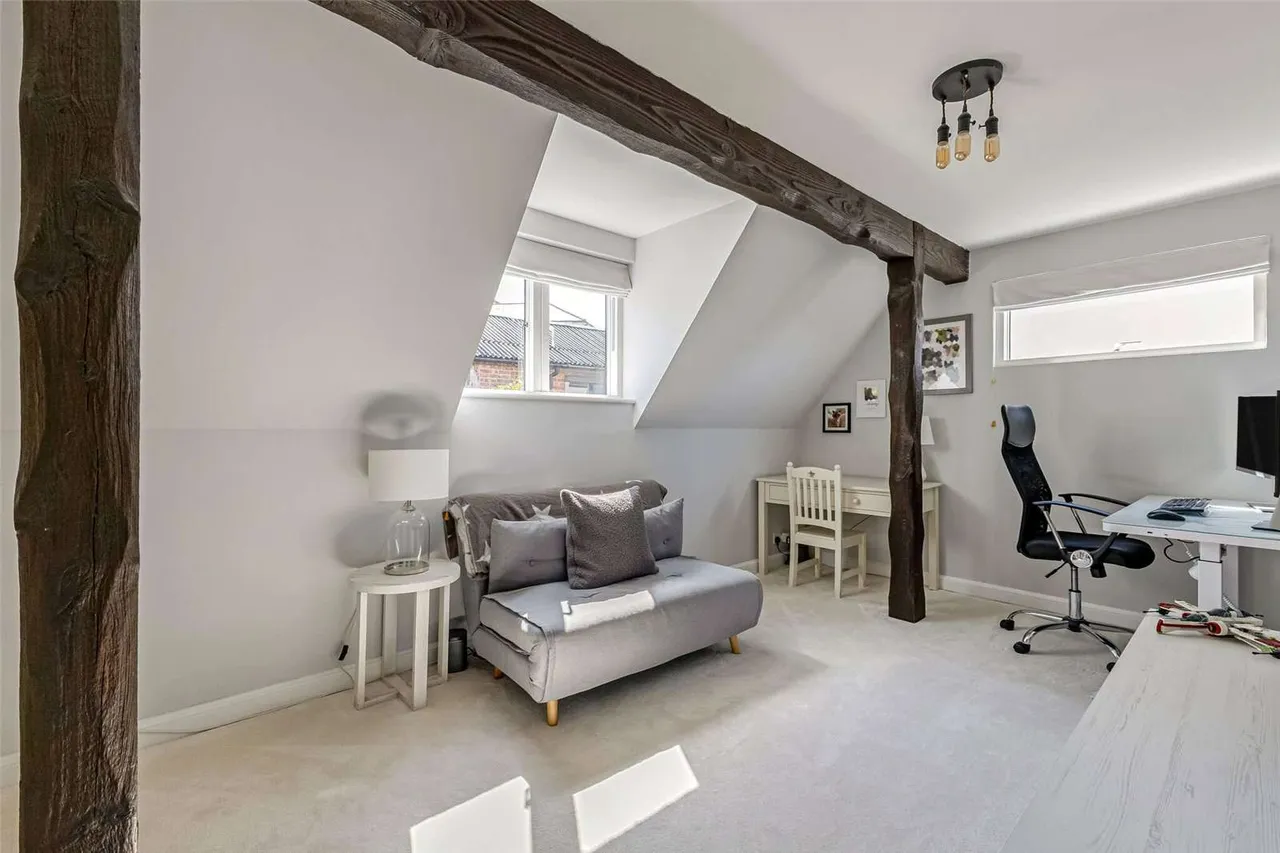 Lower Road, Loosley Row, Princes Risborough, Buckinghamshire, HP27 0PE, photo 8