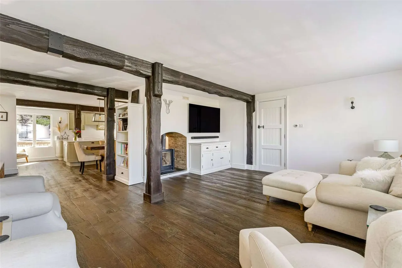 Lower Road, Loosley Row, Princes Risborough, Buckinghamshire, HP27 0PE, photo 3
