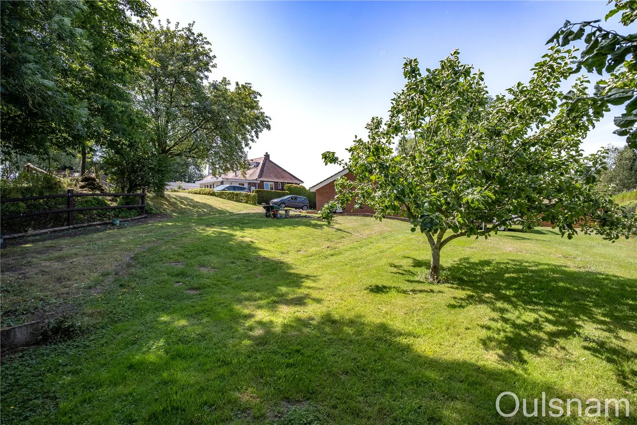 Victoria Road, Dodford, B61, photo 55