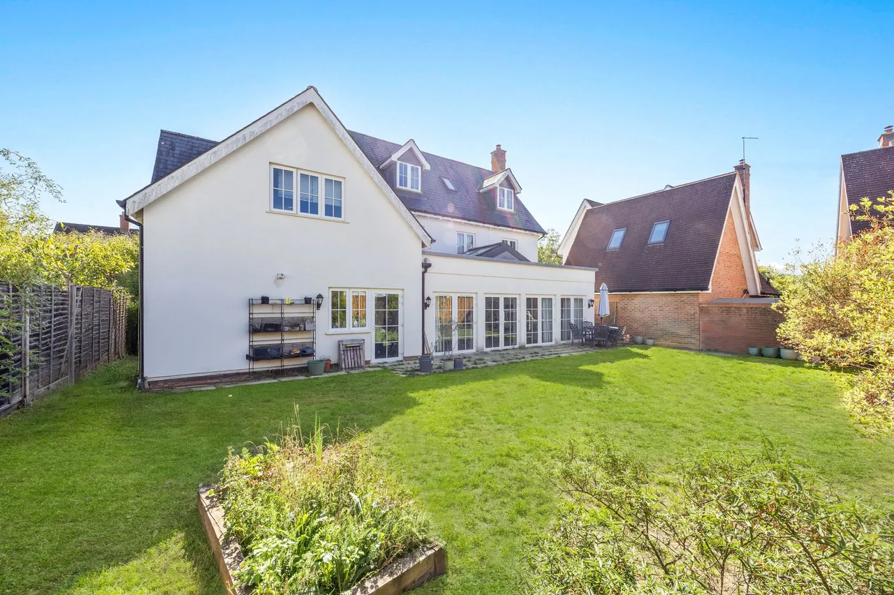 Churchill Way, Broadbridge Heath, RH12, photo 4
