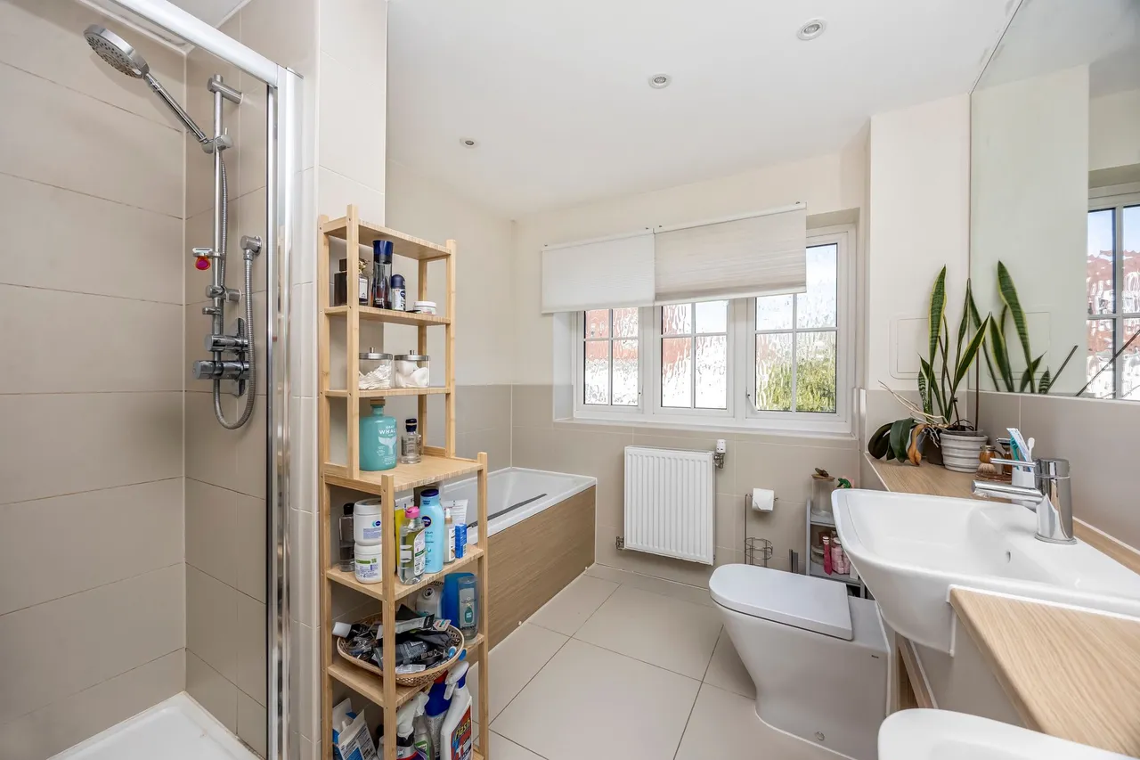 Churchill Way, Broadbridge Heath, RH12, photo 12