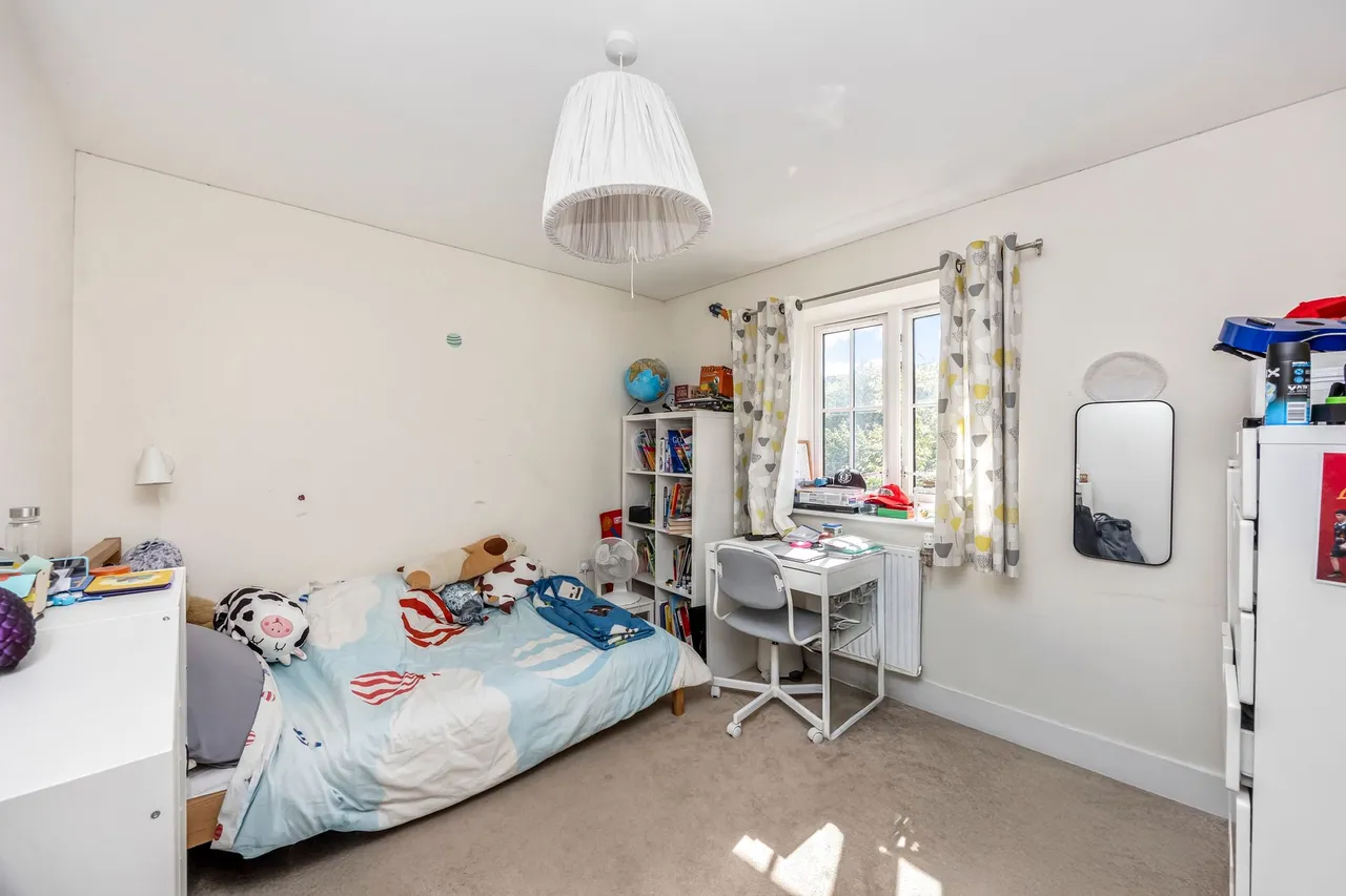 Churchill Way, Broadbridge Heath, RH12, photo 13