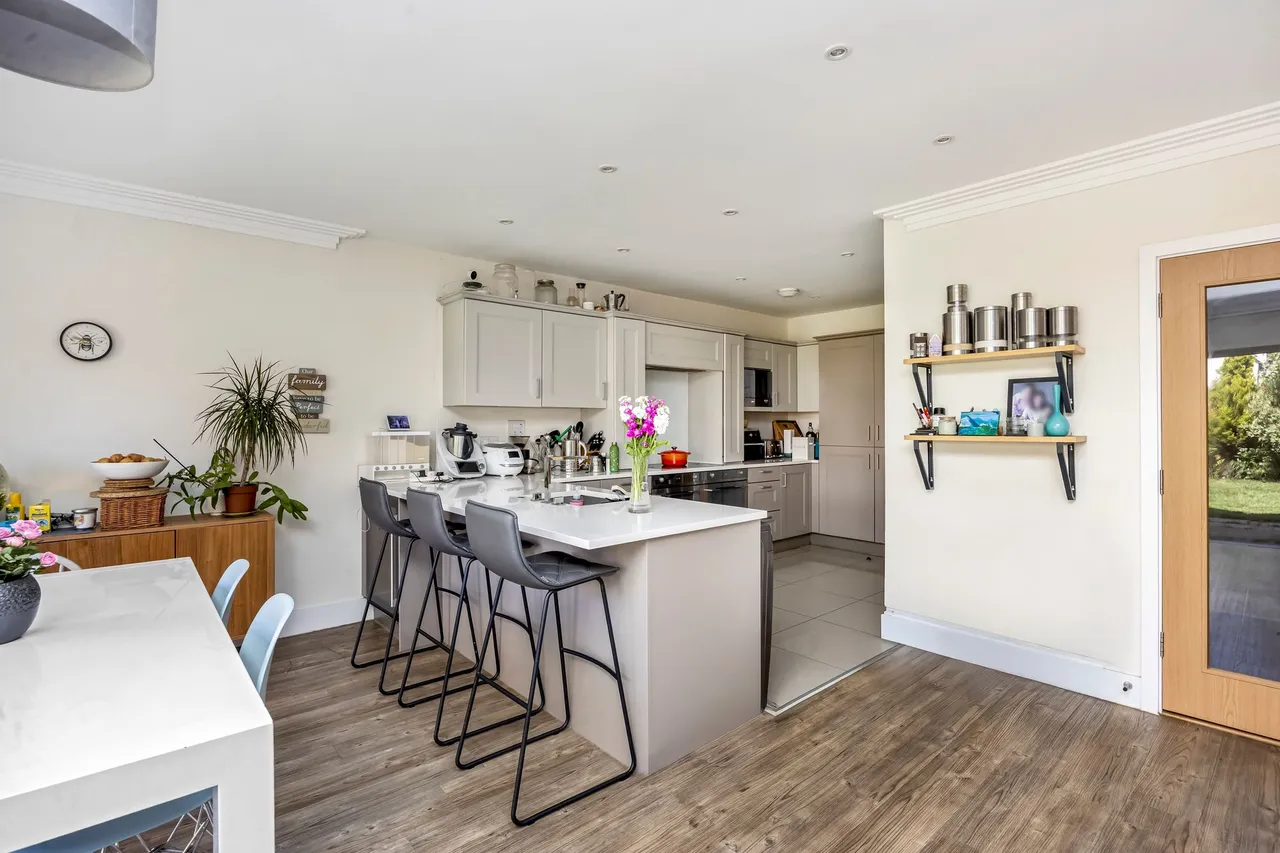Churchill Way, Broadbridge Heath, RH12, photo 5