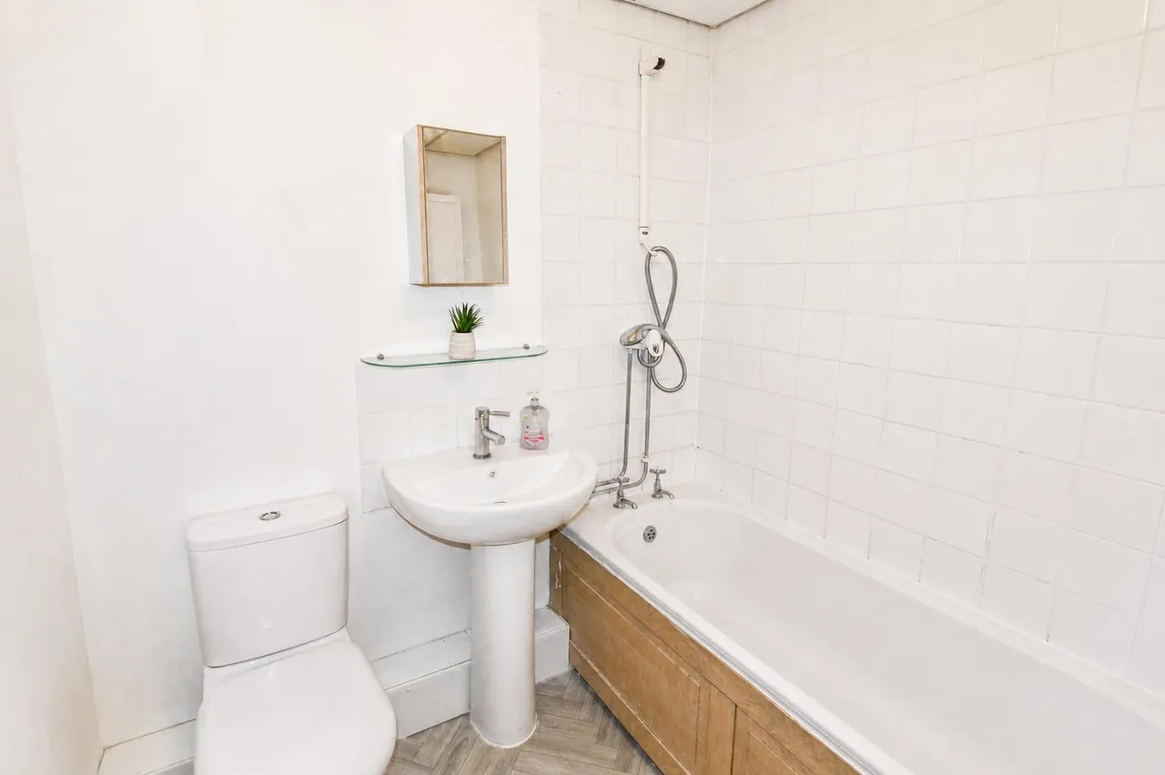 High Wycombe, Buckinghamshire, HP13 6SH, photo 5